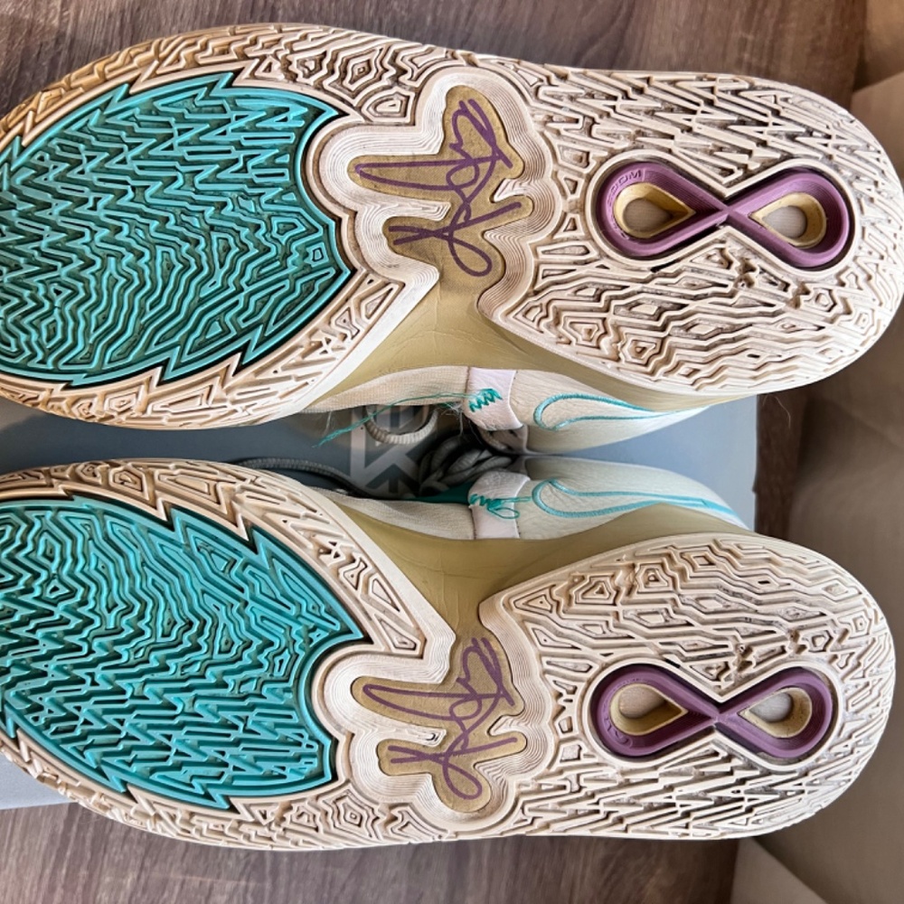 Kyrie Flytrap V - image 8